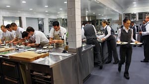 work-and-travel_restaurant_kitchen